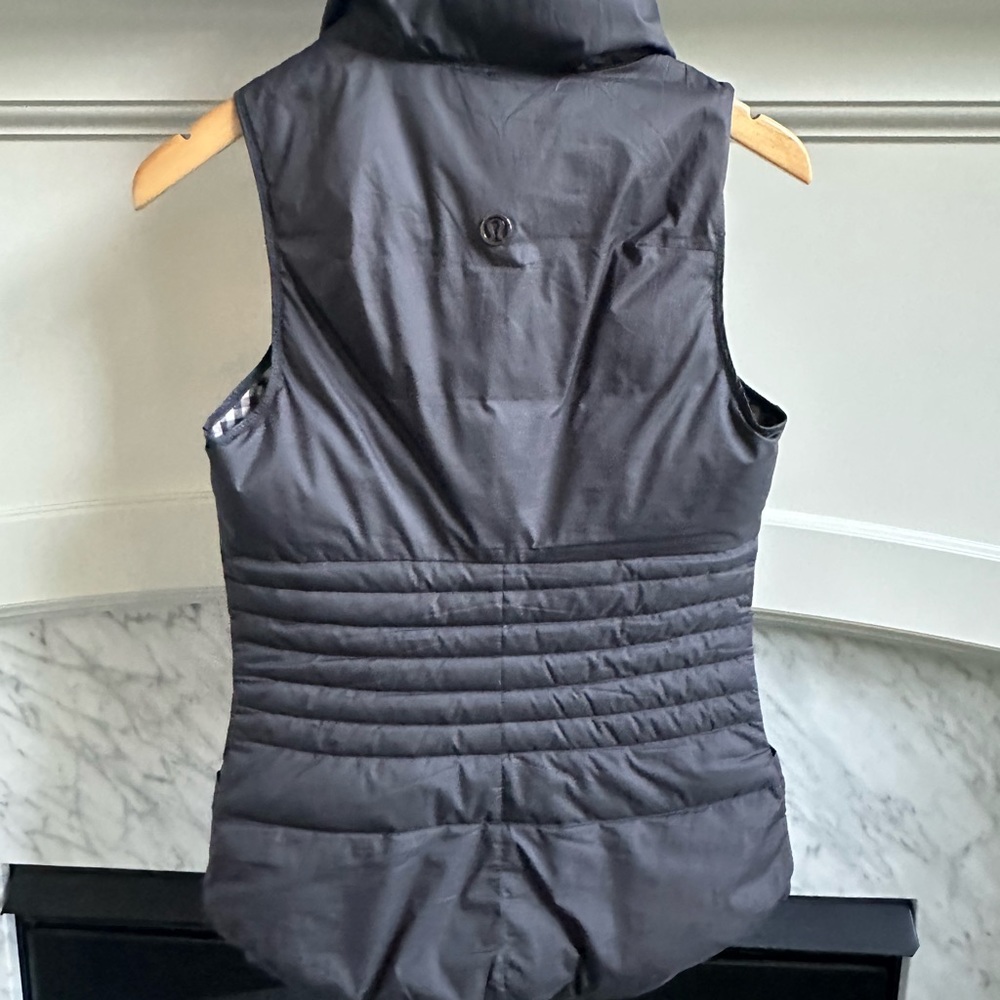 Lululemon Vest Down Black Fitted Puffer Vest